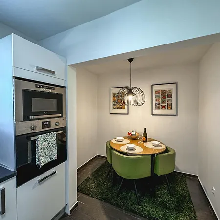 Fisherman's Area 4-room Large *